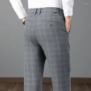 Pantalon masculin au printemps automne.