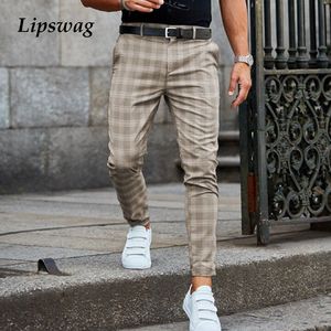 Herenbroek Spring Fashion Plaid Gedrukte potloodbroek voor heren Vintage Mid Taille Button Trouser Mannelijke zomer Casual Long Pant Streetwear 230307