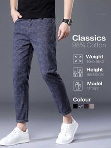 Pantalon pour hommes printemps d'été de haute qualité lignes pantalons de longueur de cheville décontractés hommes 98% Coton Classics Retro Business Banquet Pantalons mâles Y240514