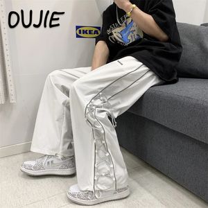 Pantalons pour hommes Streetwear Pantalon cargo blanc Hommes Y2K Harajuku Pantalon de survêtement surdimensionné Mode Hip Hop Bande latérale Pantalon de jogging à jambe large 231124