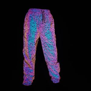 Heren Broek Streep Regenboog Kleur Reflecterende Broek Heren Harajuku Casual Nacht Reflecteren Licht Joggers Streetwear Hip Hop Trouers 230831