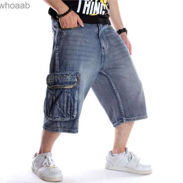 Pantalones de hombre Pantalones cortos de mezclilla de carga con múltiples bolsillos sueltos de verano para hombres Pantalones vaqueros de pierna ancha de Hip Hop Street Skateboarding Capris Shorts de talla grande 44 46 YQ231201