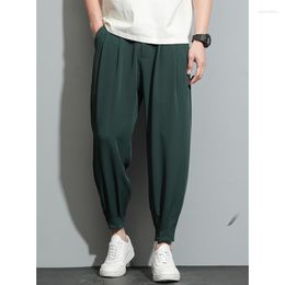 Pantalones de verano para hombre, finos, informales, holgados, antiarrugas, moda coreana, traje de seda helada hasta el tobillo, pantalones de color café blanco para hombre