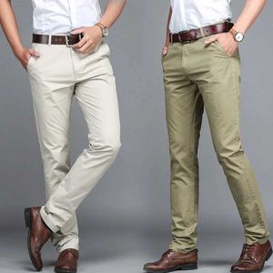 Pantalon masculin Summer Mens Casual Ting pantalon de mode Couleur solide de haute qualité Q240429