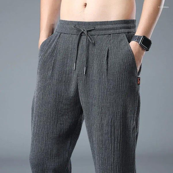 Pantalones para hombres verano fino elástico casual hombres sólido plisado correa de seda de hielo cintura alta cordón bolsillo pantalones rectos sueltos 2023