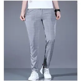 Pantalon masculin de style mince masculin pour hommes décontractés.