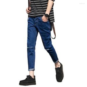 Pantalons pour hommes en gros 2022 été mince trou cassé jean hommes coréen pieds minces adolescents Cowboy étudiants cheville longueur mendiant