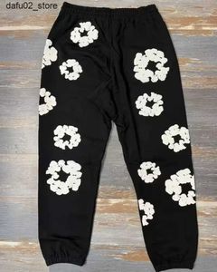 Pantalones para hombres Invierno Harajuku Flower Pantalones de espuma de impresión Almacén American Kapok Men y mujeres engrosadas y2K Leggings Pants de pista Pantalones Q240417