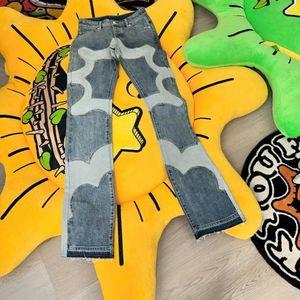 Pantalon masculin Y2K American Fashion Street Patch Work Modèle Broidered Jeans Mens Punk Harajuku Ligne droite Jeans Flash Pants J240409