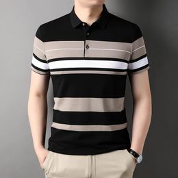 Polos pour hommes Corée Homme Golf Chemises Été Rayé Imprimé Bouton Vêtements Style D'affaires Mâle Streetwear T-shirt À Manches Courtes 240111