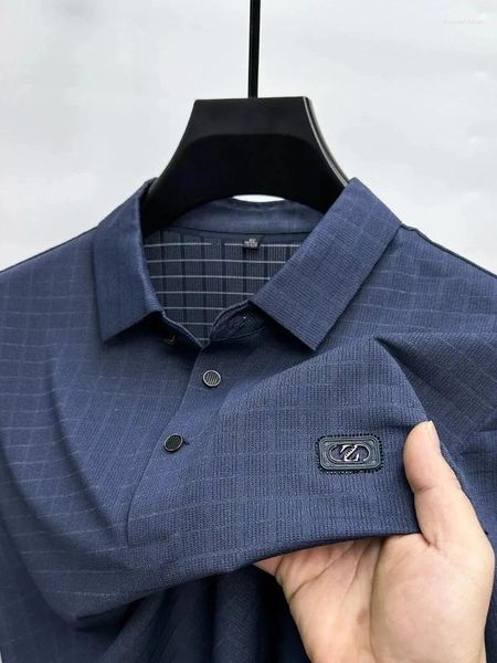 Polos pour hommes à la mode Jacquard Polo à manches courtes à plaid foncé 2024 Ice de glace d'été T-shirt à revers respirant cool sans trace