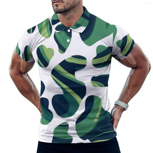 Polos pour hommes Green Swirl Cow Print Polos Hommes Animal Graphic Skin Chemise décontractée Jour Col élégant T-shirts Design Vêtements surdimensionnés