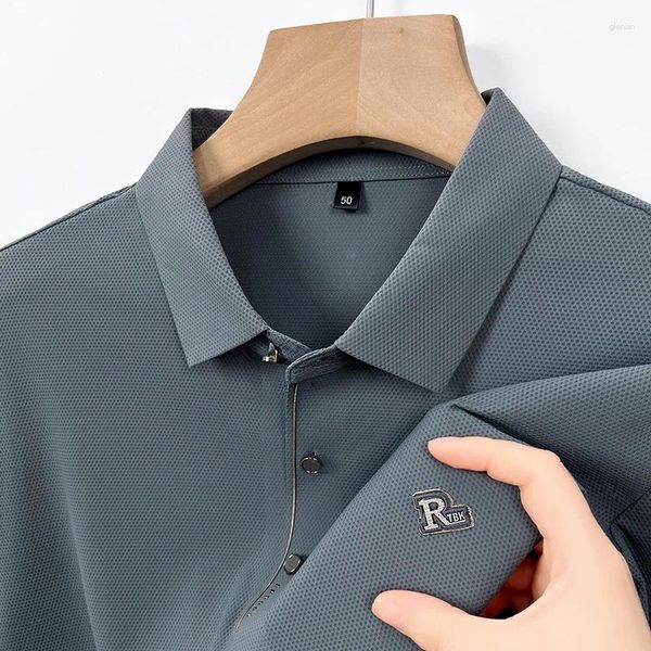 Polos Polos Polo Polo de la soie glace de haute qualité 2024 Back de revers d'été Sleette courte sans trace T-shirt coréen Tendance Fashion Menswear