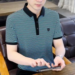 Polos masculinos de alta qualidade camisa polo moda bonito tendência casual versão coreana magro homem adesivo lapela manga curta camiseta juventude