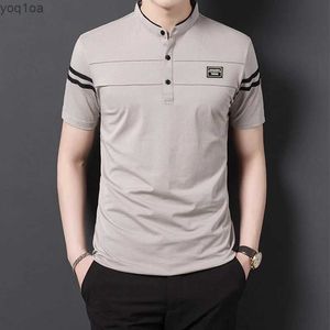 Polos masculins Fashion Summer Polo T-shirt Coton décontracté Coton Top respirant Stand Up Neck Coufre Coure et T-shirtl2404 Corée