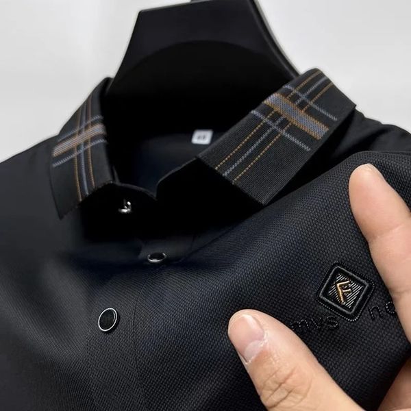 Polos pour hommes Summer Ice Silk Slip T-shirt à manches courtes pour hommes Haut de gamme Broderie Revers Top Mode Casual Polo Shirt Homme M-4XL 231212