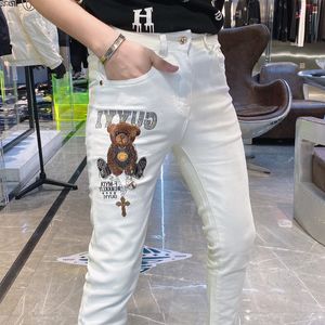 Polainas de mezclilla populares para hombres New Bear Diamonds Trend marca Hombre Negro Blanco Pantalones All Seasons Wear Man Street Pencil Pants 28-38