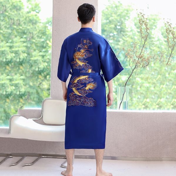 Robes pour hommes Bleu marine broderie Dragon Robe chemise de nuit hommes Kimono peignoir Robe Satin vêtements de nuit en soie vêtements de nuit en vrac décontracté vêtements de maison 230914