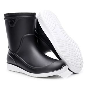 Bottes en caoutchouc pour hommes chaussures de pluie imperméables pêche mari galoches homme chaussures de cuisine résistant à l'huile antidérapant travail bottes de pluie chaussures 231228