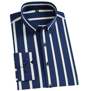 Chemise pour hommes à manches longues coréenne vêtements de mode hommes tissu extensible sans fer rayé design sans poche boutonné chemises décontractées4XL 210721
