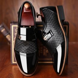 Chaussures pour hommes en cuir gaufrage classique mode luxe hommes résistant à l'usure antidérapant chaussures pour hommes antidérapant noir 231226