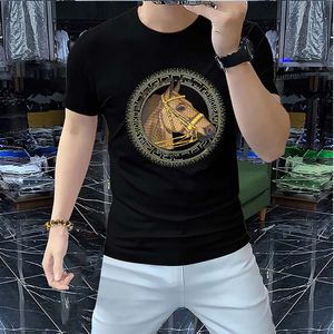 T-shirt à manches courtes pour hommes Hot Diamond Sequin Horse Marque de mode personnalisée Tees masculins Dummer Nouveau luxe Homme Vêtements Tops M-4XL