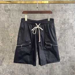 Heren shorts 2022SS High Street Dark Style Coated Rivet Diagonal Zipper Shorts Heren en Dames Casual Shorts G230316