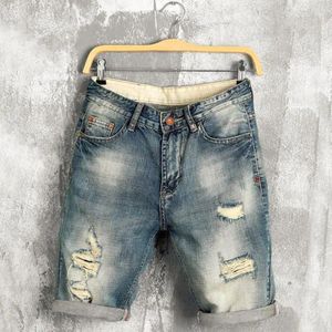 Shorts masculins 2024 Fashion Loisir Mens Ripped Jeans Brand Clothing Summer 97% Coton Breating Tearing Denim Mâle