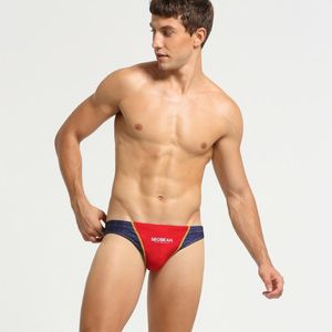 Pantalones cortos para hombre B33 Blanco Rojo Negro Sexy Cintura baja Apretado Hombres Traje de baño Verano Playa Natación Tronco Calzoncillos Bikinis Trajes de baño Hombres