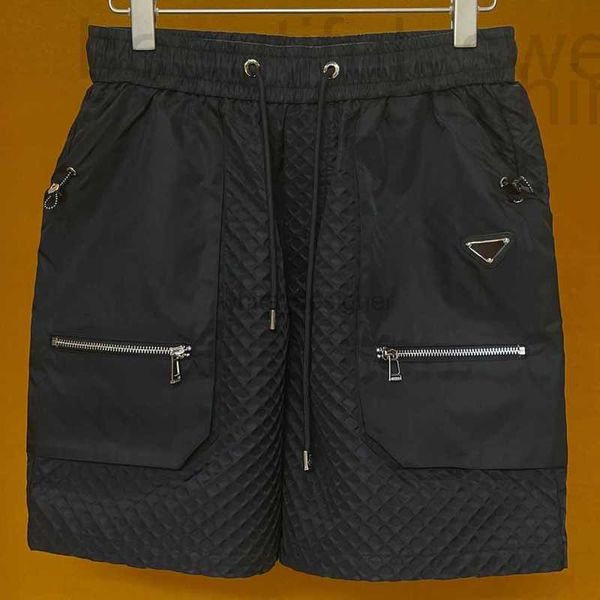 Shorts pour hommes Designer Summer New Fashion Light Luxury 3D Casual Tissu Polyvalent Split Plage à la mode Casual Hot Pants 7V8L 9G11