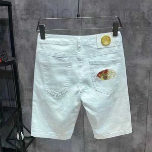 Shorts pour hommes Designer Summer Beach Pants Hommes Medusa jeans brodés pantalons pantalons de mode hommes femmes slim fit blanc britches AA47