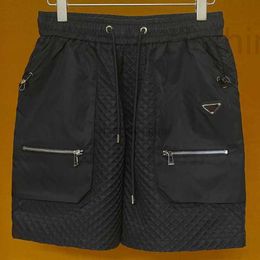 Pantalones cortos para hombres Diseñador Verano Nueva Moda Luz Lujo 3D Tela casual Versátil Dividir Moda Playa Pantalones calientes casuales 7V8L