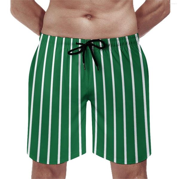 Pantalones cortos para hombre, tabla de rayas verdes y blancas, estampado de líneas verticales de verano, ropa deportiva divertida para playa, bañadores gráficos de secado rápido