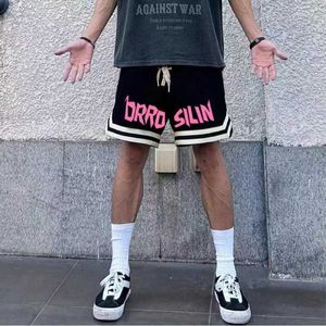 Heren shorts Nieuw Amerikaans modemerk High Street Basketball Alphabet Gedrukte heren Casual Instagram Summer Shorts Loose Sports Pants H240508