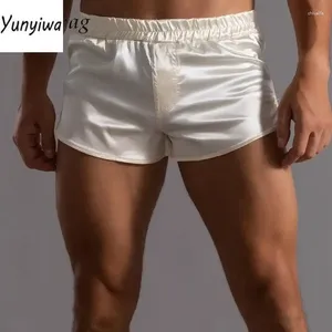 Pantanos cortos para hombres pijamas hombres para dormir ropa interior sexy satén satén delgada fit bief para hombre ropa de casa suave boxeador de noche transpirable pantalón corto