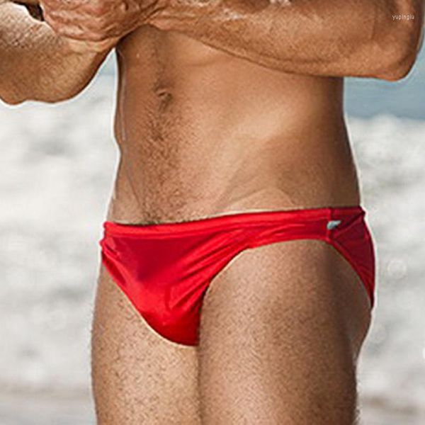 Pantalones cortos para hombres Tanga roja sólida Ropa interior de natación sexy Bañarse Calzoncillos de playa Hombre Tomar el sol Bolsa de pene Traje de baño para troncos de tabla gay para hombre