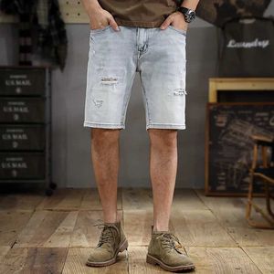 Heren shorts Summer Washing White gescheurde denim shorts herenversie ultradunne en rechte Amerikaanse modemerk high-end casual gesneden broek J240407