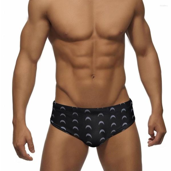 Pantalones cortos para hombres WK179 Summer Beach Black Print Sexy Tight Low Cintura Hombres Traje de baño Swim Briefs Troncos Natación Bikinis Piscina Trajes de baño