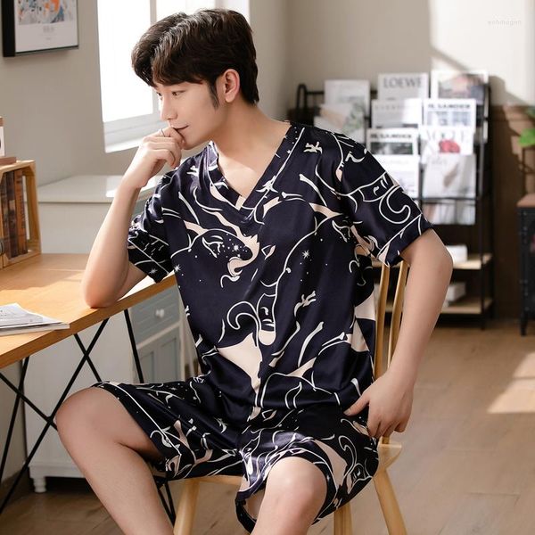 Ropa de dormir para hombre, verano 2023, manga corta, cuello en V, satén de seda, estampado, conjunto de pijama para hombre, lindo traje coreano, pijama para hombre, ropa de casa