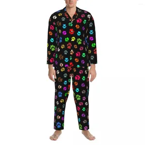 Ropa de dormir para hombres Conjunto de pijama de perro colorido Otoño Patas multicolores Estampado Moda Dormir Hombre 2 piezas Casual Suelto Traje de casa de gran tamaño