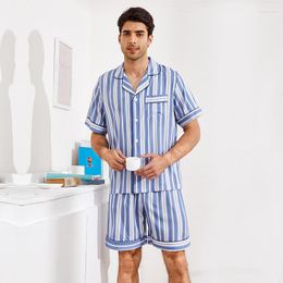 Vêtements de nuit pour hommes Cozok Ice Silk Pyjamas pour hommes Shorts d'été à manches courtes rayés deux pièces Homewear Costume Hommes