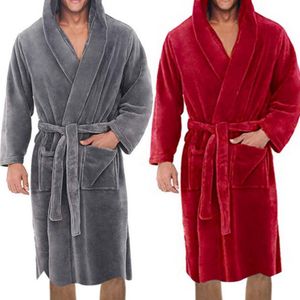 Vêtements de nuit pour hommes Robe de bain gracieuse Automne Hiver Pyjamas Couleur unie Poches à capuche Hommes Peluche Confortable 221124