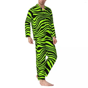 Ropa de dormir para hombre, conjuntos de pijamas holgados informales con estampado de animales de otoño y líneas de tigre verde, ropa de dormir de noche Kawaii de manga larga para hombre