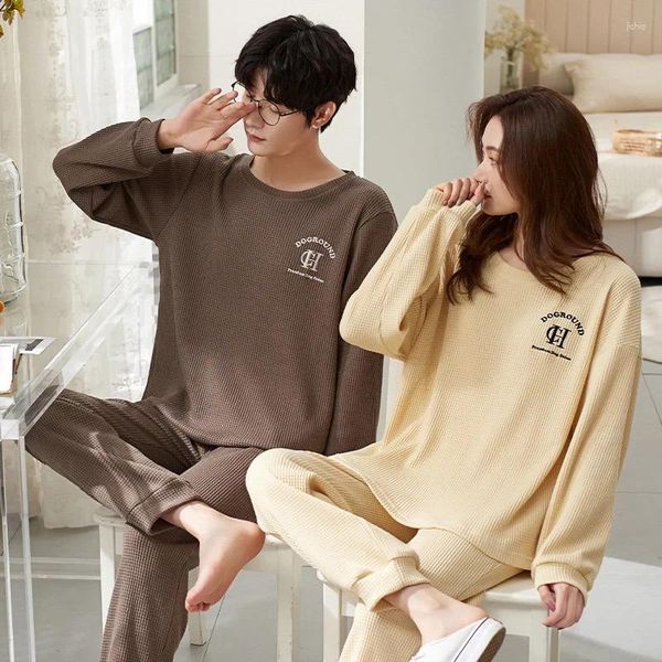 Ropa de dormir para hombres Ropa de dormir de gofres de algodón coreano para amantes Mangas largas Ropa deportiva para el hogar Mujeres y hombres Pijamas a juego Parejas Marrón