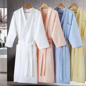 Vêtements de nuit pour hommes hommes été coton Kimono gaufre peignoir grande taille Absorption d'eau longue serviette peignoirs de bain femmes robe de chambre amoureux