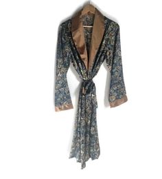 Peignoir pour homme | Smoking Jacket Paisley Retro Dressing Gown Gold Blue 70s Boho 1970s Satin Loungewear Housecoat Man