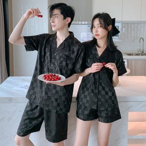 Slaapkleding voor heren Zomerpaar Satijn Rayon Pyjama Sets van T -shirt Shorts Male Pijama Leisure Home Kleding Vrouw Pijama Pajama 230111