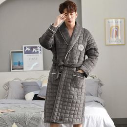 Vêtements de nuit pour hommes hiver 3 couches matelassé Peignoir hommes salle de bain peignoir pyjama épais flanelle longue Spa gris foncé