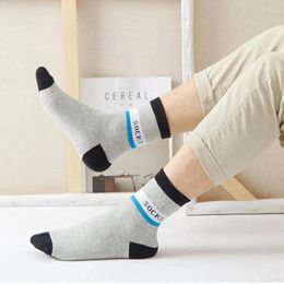 Chaussettes pour hommes 10 paires/lot hommes Hip-Hop automne rue printemps gros lettres femmes caractère solide rayé Sport décontracté équipage