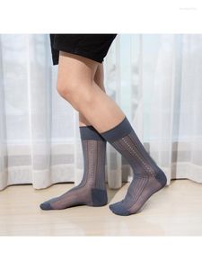 Calcetines para hombres 12 pares Ultra Bajo Descuento Hombres Thin Stock Primavera Verano Color puro Nylon Medio Cómodo Transpirable Ancianos